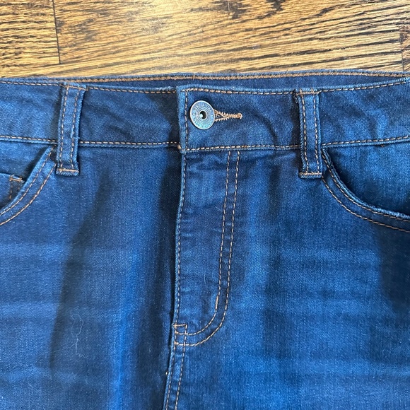 NWOT Denim Mini Skirt dark wash - Picture 2 of 4
